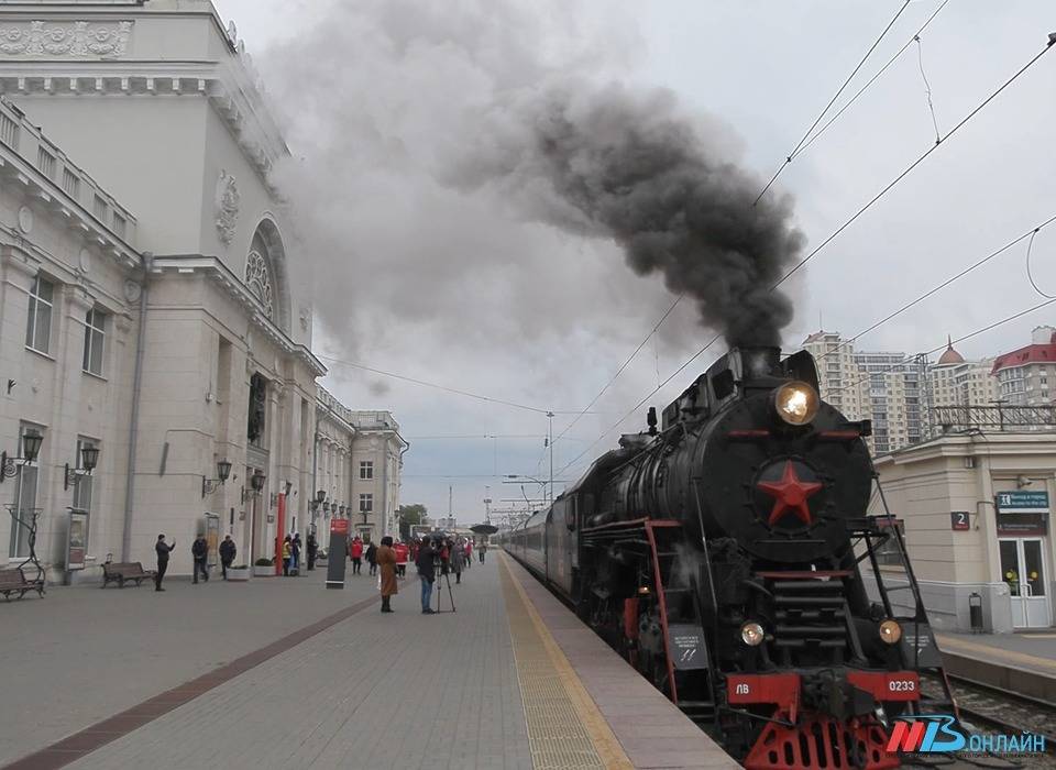 В сети появилось фото старинного паровоза, замеченного в Волгоградской области